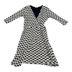 Gilli Navy and Cream 3/4 sleeve wrap dress